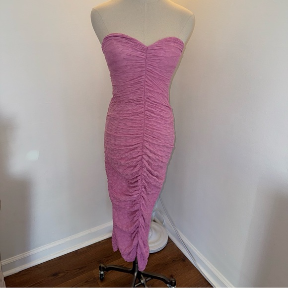 Urban Outfitters Women’s Small Pink UO Nadia Ruched Strapless Midi Bodycon Dress - Picture 2 of 9